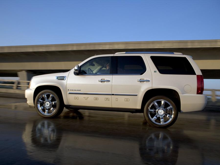  Cadillac Escalade Hybrid 2009 года  (фото 18 из 31)
